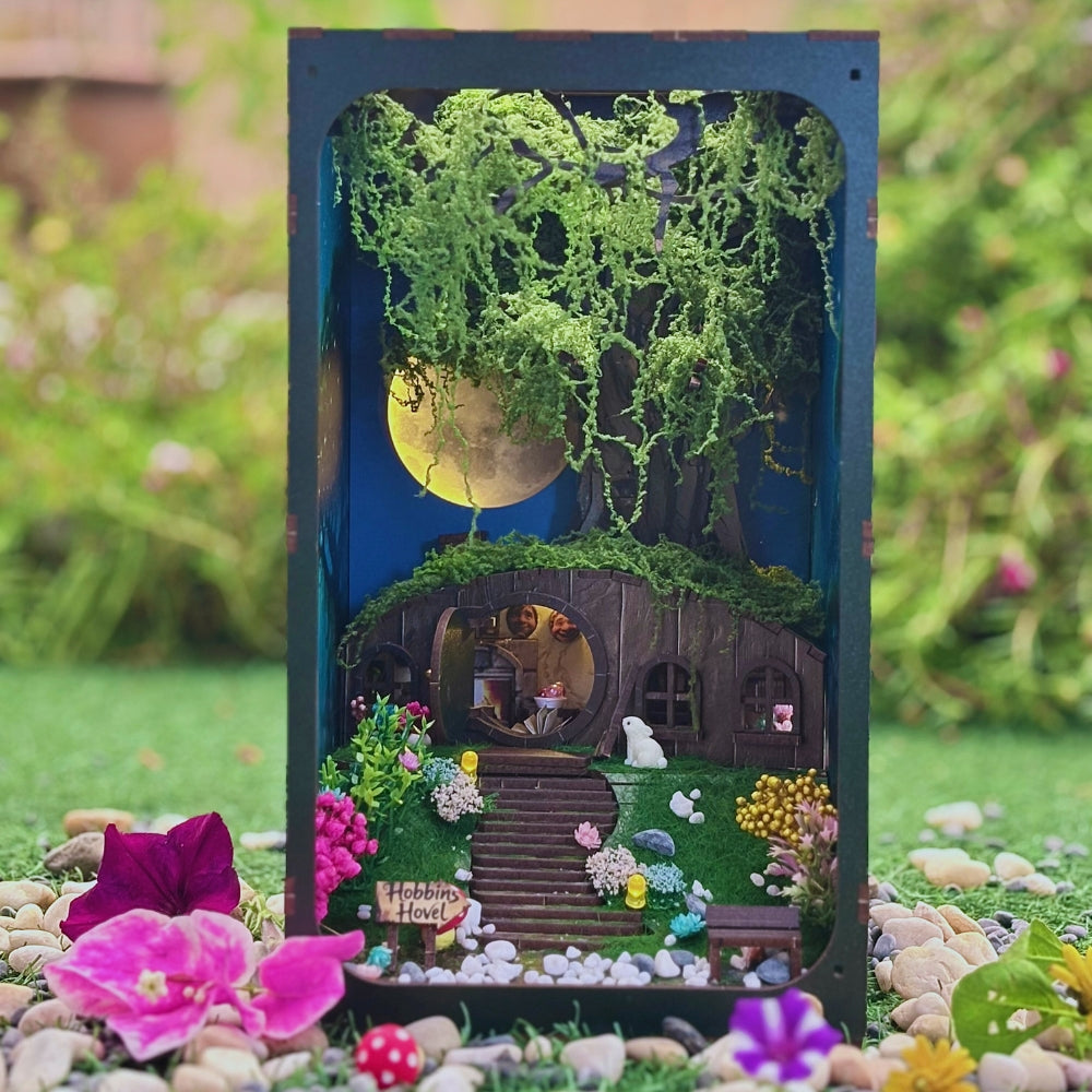 Mossy, Garden, Hobbits-themed Book Nook, LOTR-themed Book Nook, Bag End