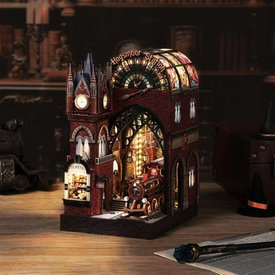 Hogsmoor Station DIY Book Nook Kit - ROCOXIA