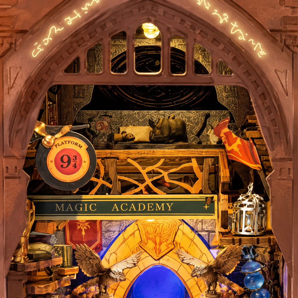 Hidden Magical Attic — Kit de serre-livres miniature DIY "Académie de Magie"