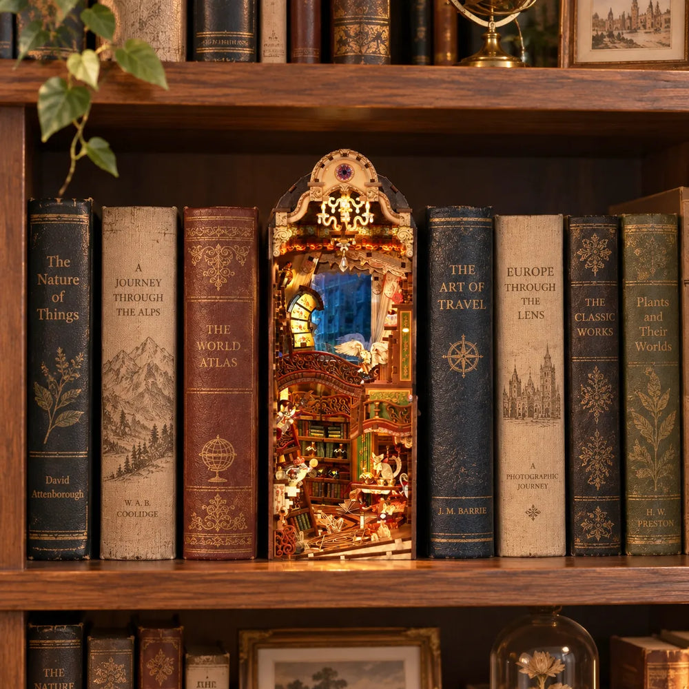 A Grand Fantasy Library Display — Magische Bibliothek DIY Buchnischen-Bausatz