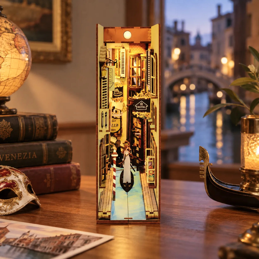 Romantic Venetian Canal Scene — Venedig Reise DIY Buchstützen-Bausatz
