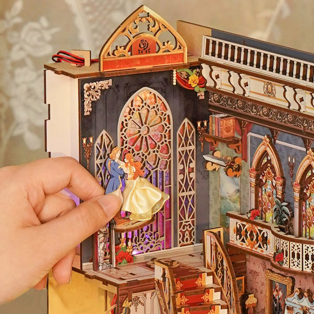 Romantic Ballroom Dance — Kit de diorama "La Belle et la Bête" à monter soi-même
