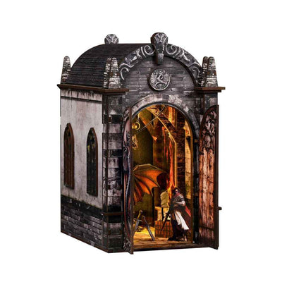 Angled Dragon's Treasure Labyrinth with the front door open to reveal the dragon and warrior scene.
