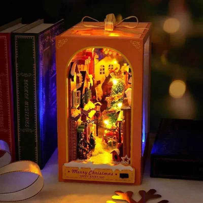 Rocoxia  Merry Christmas DIY Book Nook Kit - Rocoxia